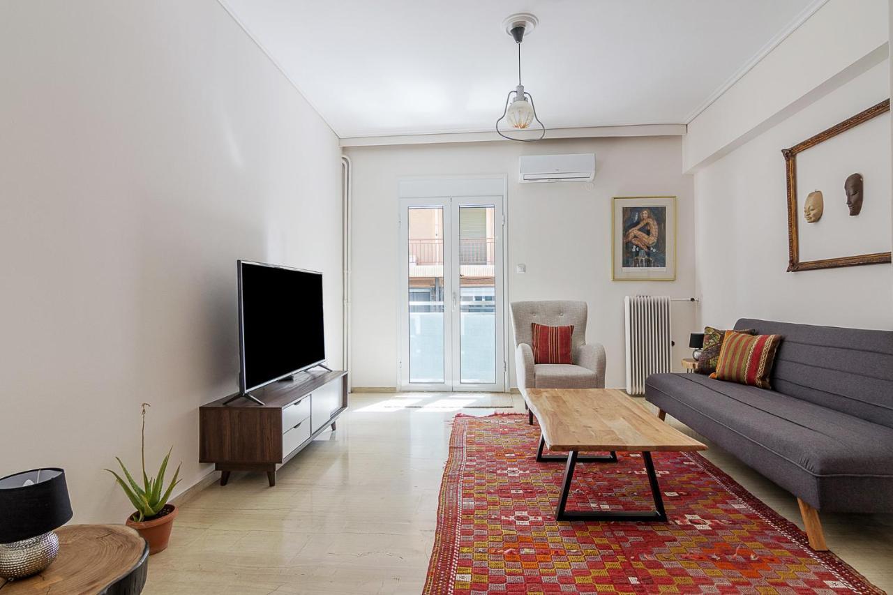 A Modern 2-Bedroom Apartment Near Areios Pagos アテネ エクステリア 写真